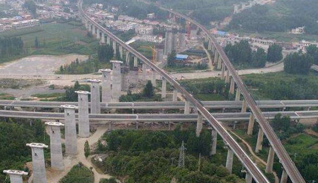 手拉葫蘆應(yīng)用于蒙華鐵路的修建